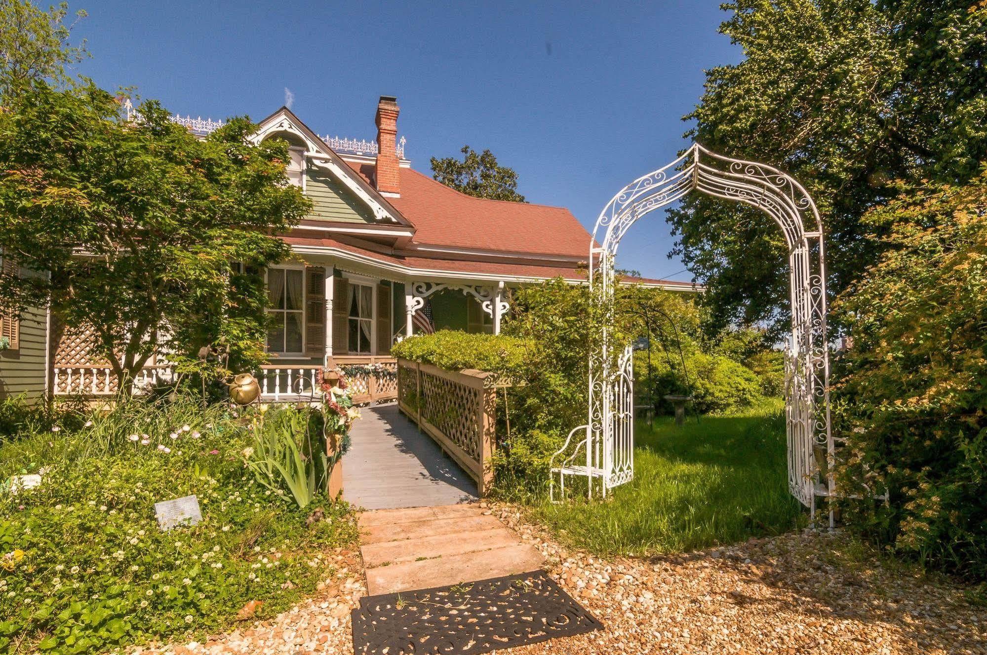 לינה וארוחת בוקר Holly House Of Hamilton מראה חיצוני תמונה